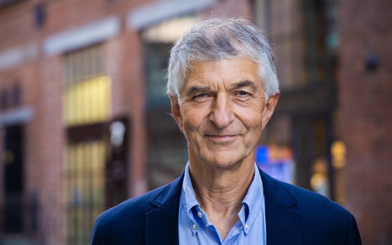 Team i arbeid på kontor